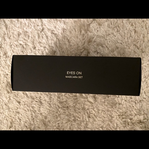 CHANEL Eyes On Mascara Set - Holiday 2021 Limited Edition Gift Set - Picture 3 of 4